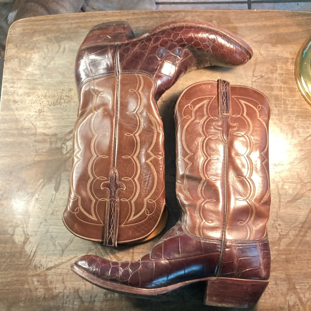 Lucchese 10.5 B aligator belly made in San Antonio